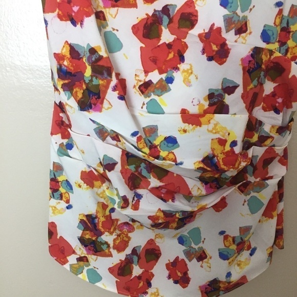 [Rachel Roy] Graphic Floral Ruched Sleeveless Top - Picture 3 of 9